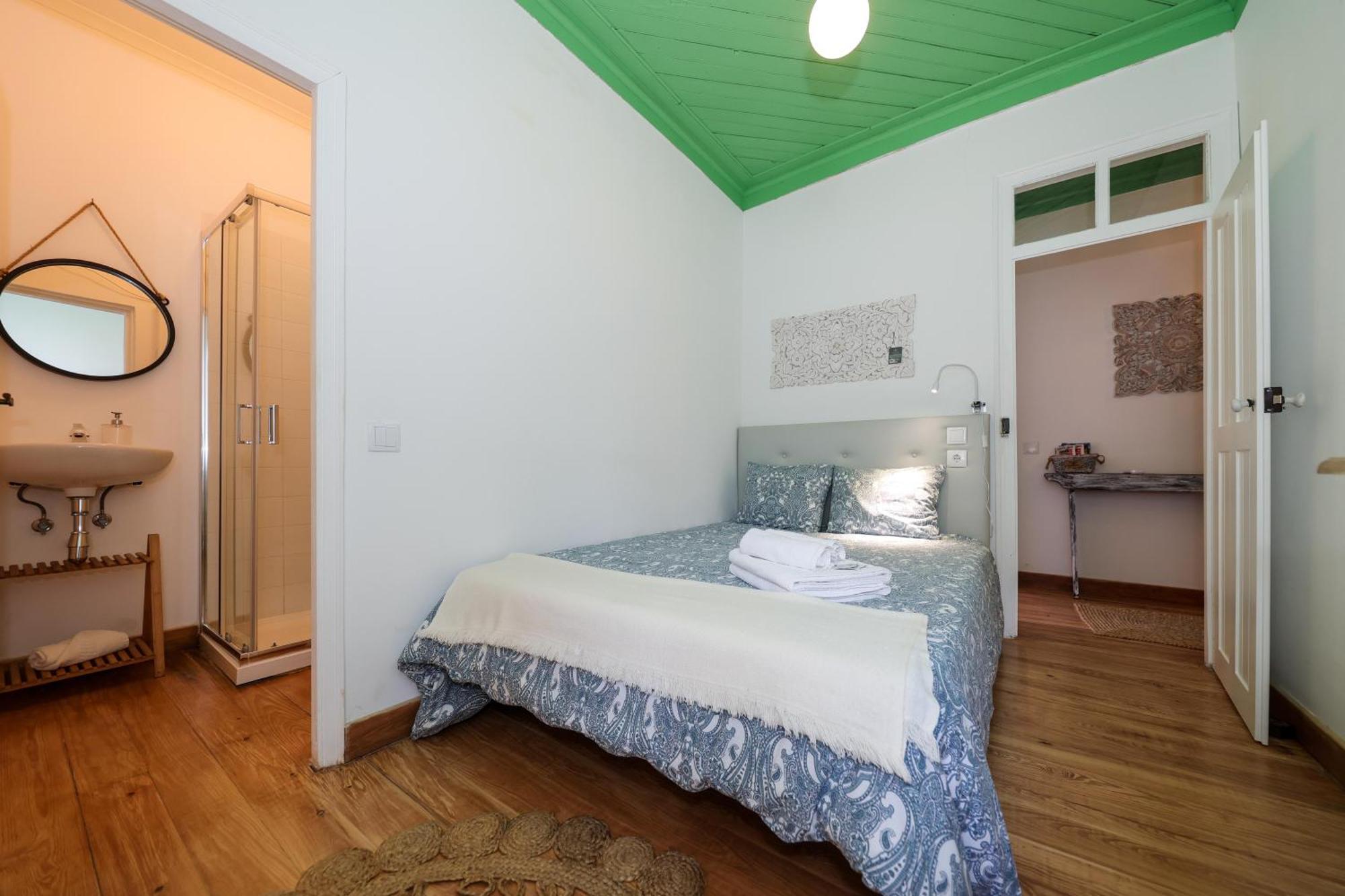 Renovated Wine Press House - With Pool Villa Porto de Mos  Room photo