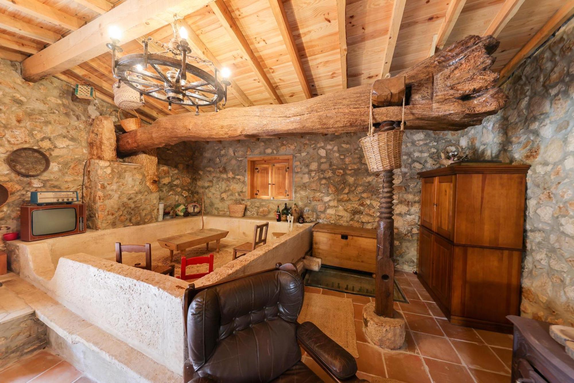 Renovated Wine Press House - With Pool Villa Porto de Mos  Exterior photo
